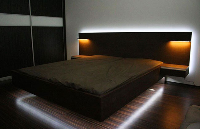 LED podsvietenie pod postelou